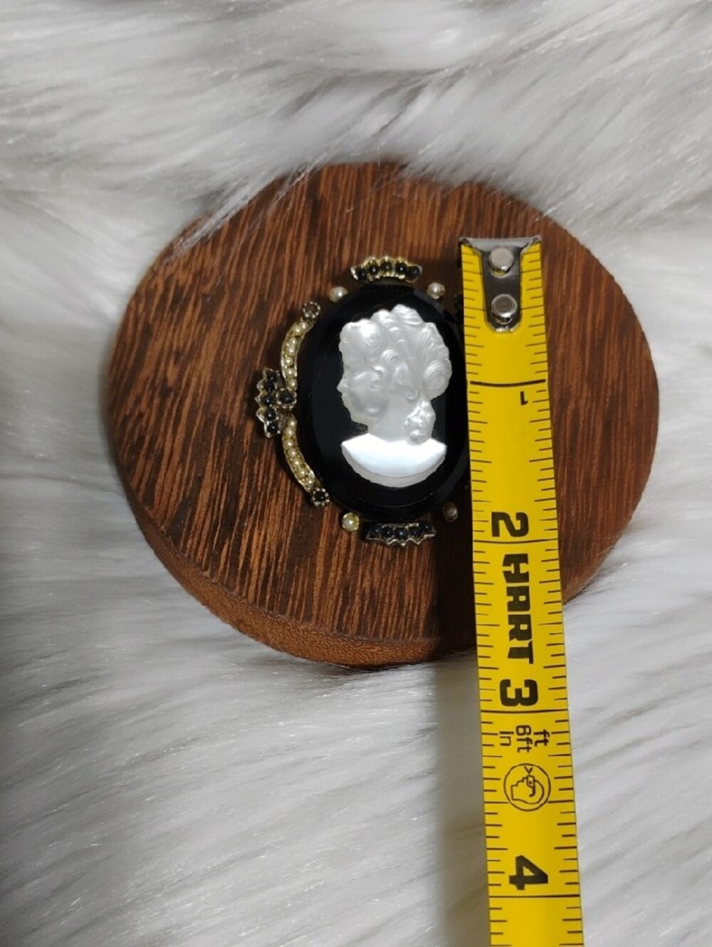 SALE! Classic Black/White Mourning Lucite Cameo Brooch/Pendant - Picture 8 of 9